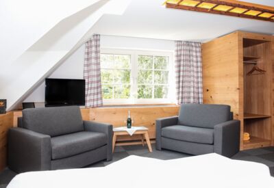 Gemütliches Doppelzimmer, Hotel, Restaurant, Tagungshotel, Waldblick, Pulsnitz, Friedersdorf, In Ruhe Entfalten, Auszeit, Eventlocation, Tagungslocation, schlafen, erholen, genießen