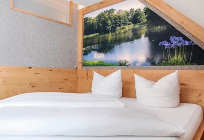 Gemütliches Doppelzimmer, Hotel, Restaurant, Tagungshotel, Waldblick, Pulsnitz, Friedersdorf, In Ruhe Entfalten, Auszeit, Eventlocation, Tagungslocation, schlafen, erholen, genießen